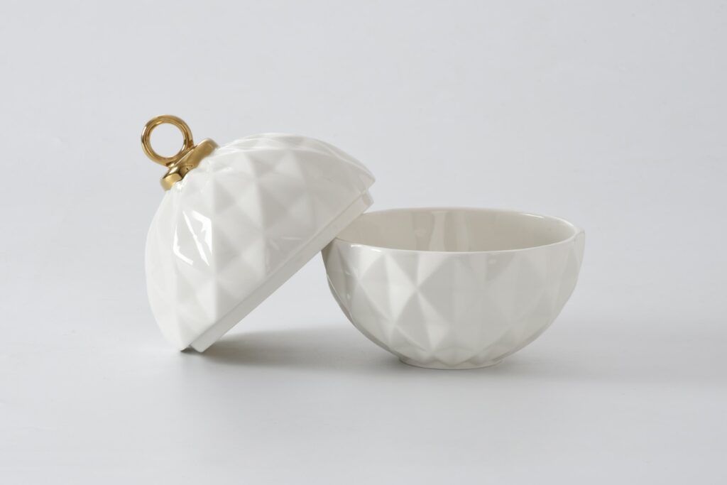 Large Ornament PAMPABAY WHOLESALE