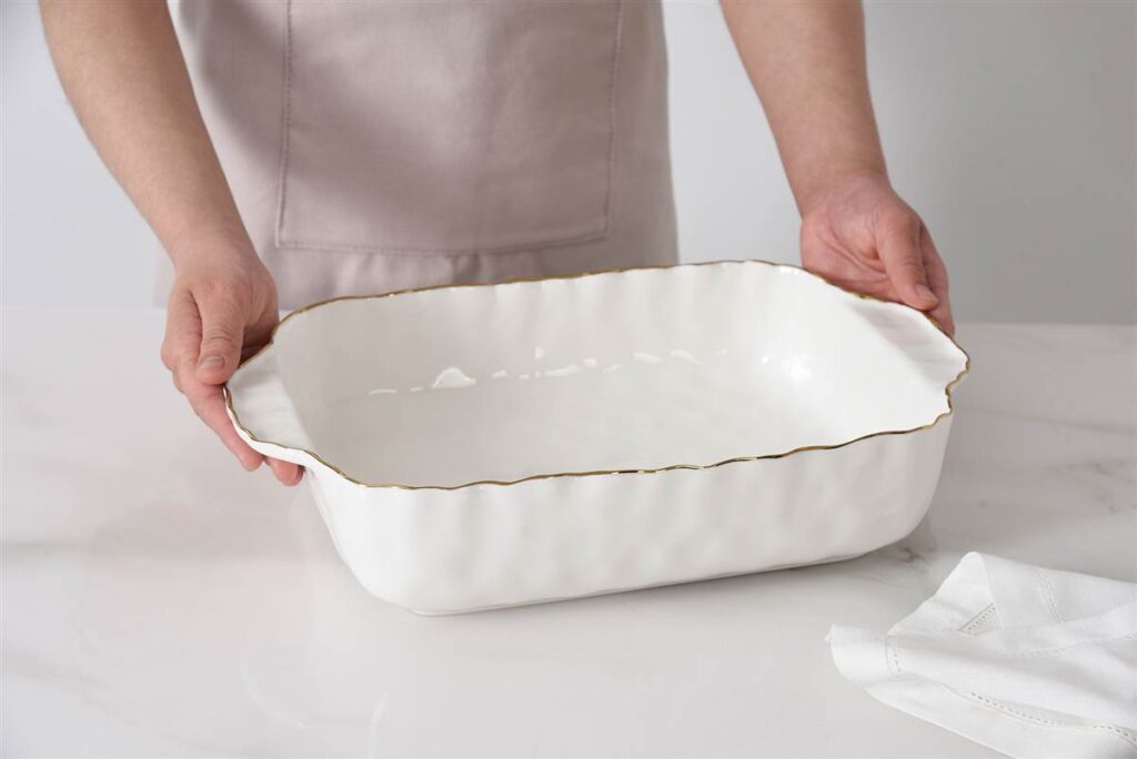 11" x 9" Rectangular Baking Dish - Image 5