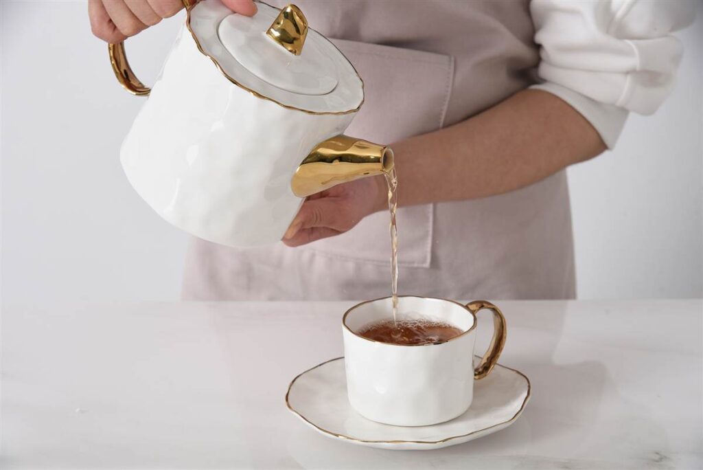 Teacup & Saucer - Image 5